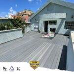 מרפסת בית במעלות עשויה מדק סינטטי של בול דק | bull-deck.com