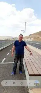 תמונה מאתר בול דק ישראל, מציגה דק סינטטי איכותי ועיצוב חוץ לגינה ולמרפסת.